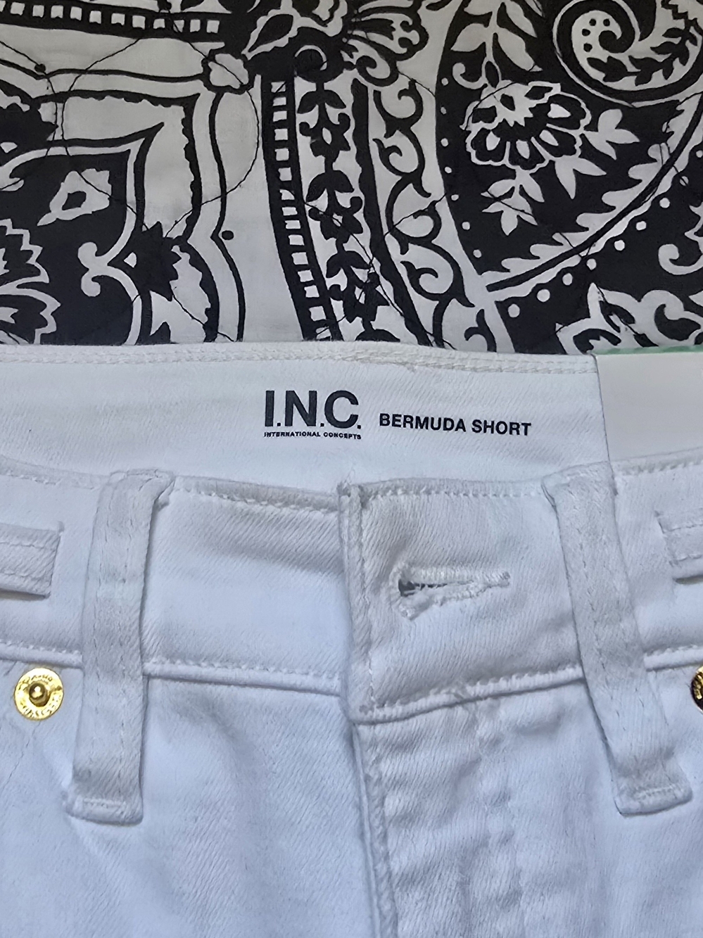 INC International Concepts White Women's Bermuda Short - Picture 2 of 7